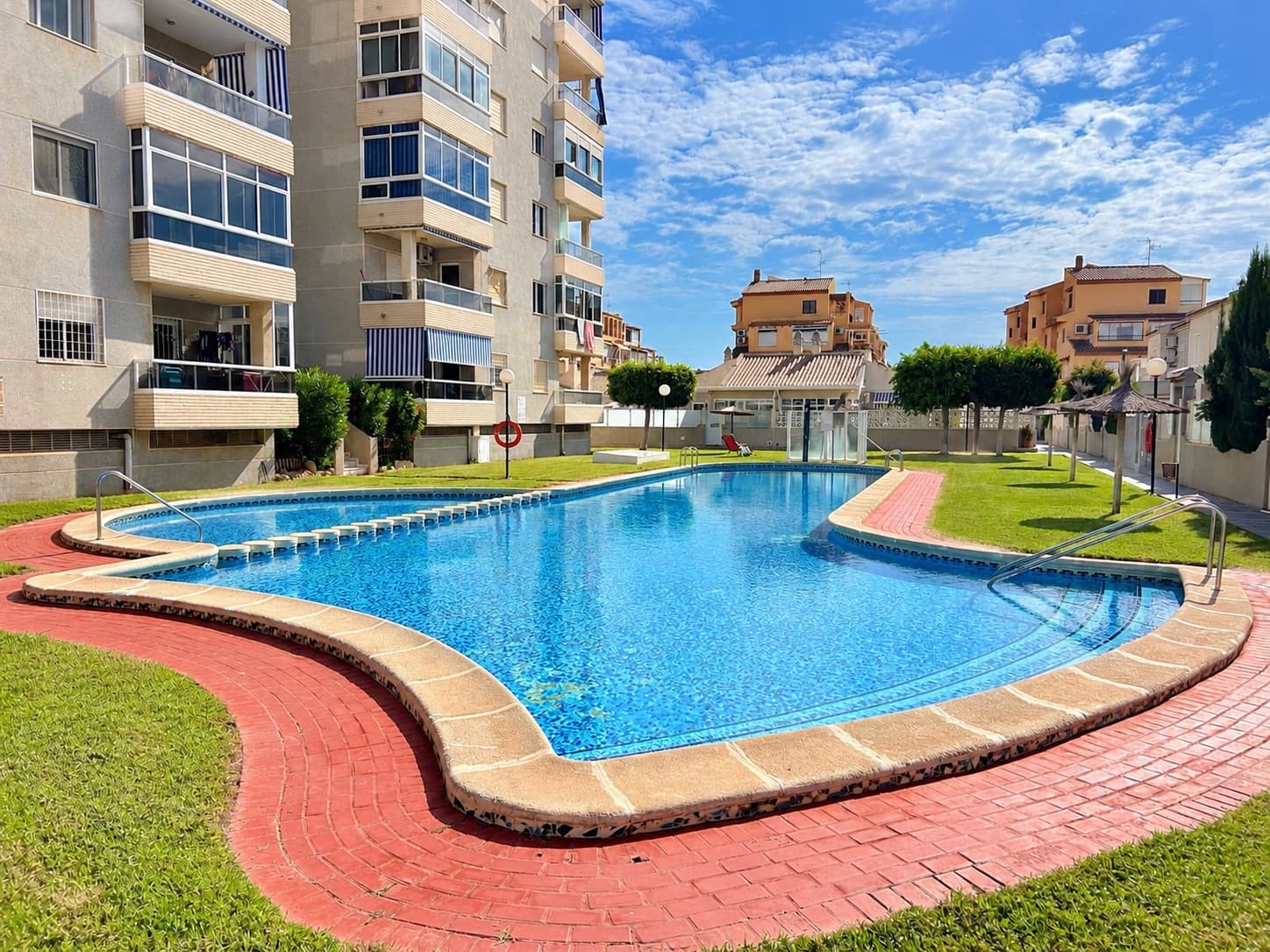 2 sypialnia Dom na sprzedaż w Torrevieja z basenem garażem - 249 999 € (Ref: 10118497)