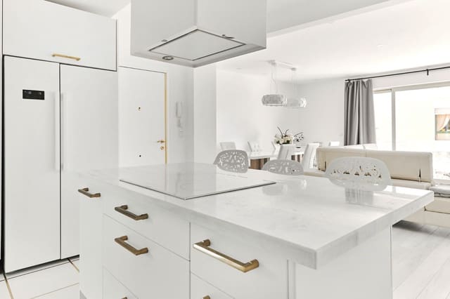 3 camera da letto Appartamento sulla Spiaggia in vendita in Las Piscinas Naturales, Torrevieja - 299.999 € (Rif: 10149344)