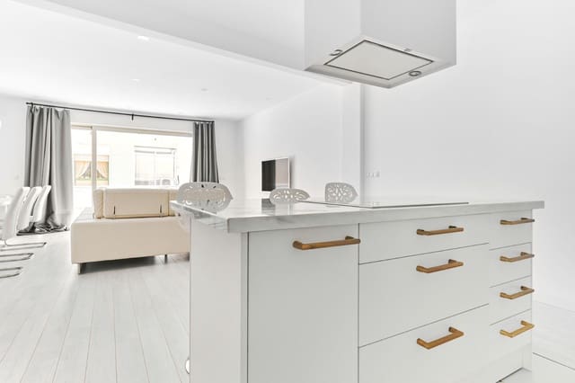 3 camera da letto Appartamento sulla Spiaggia in vendita in Las Piscinas Naturales, Torrevieja - 299.999 € (Rif: 10149344)