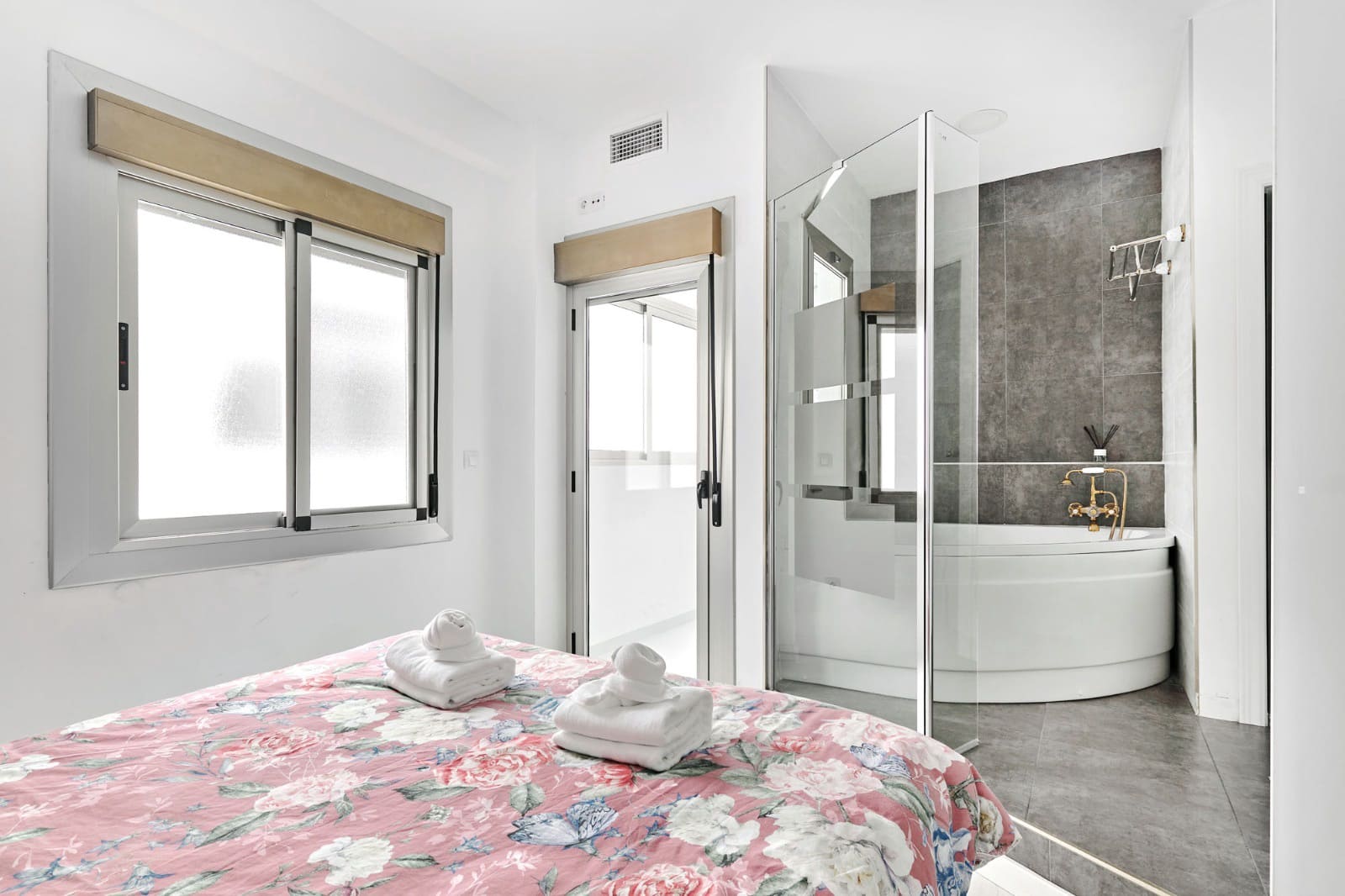 3 soveværelse Strandlejlighed til salg i Torrevieja - € 299.999 (Ref: 10149344)