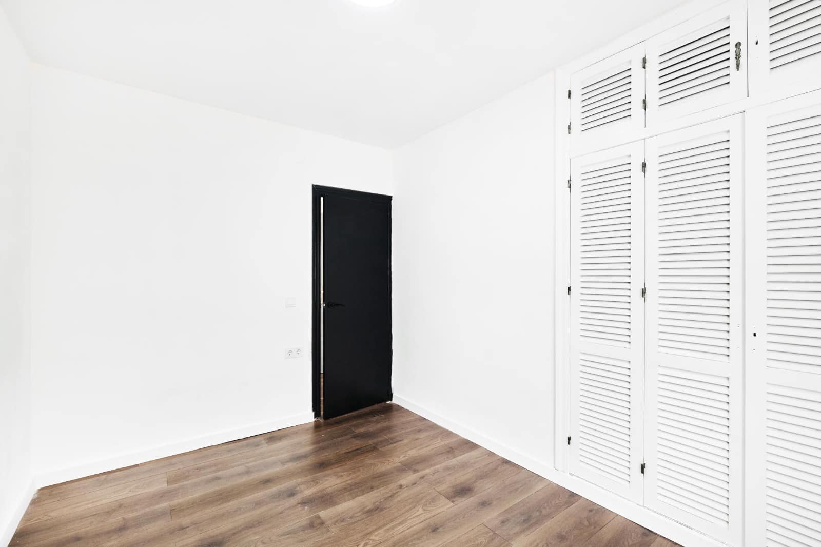 4 sypialnia Apartament przy plaży na sprzedaż w Torrevieja - 265 000 € (Ref: 10153905)