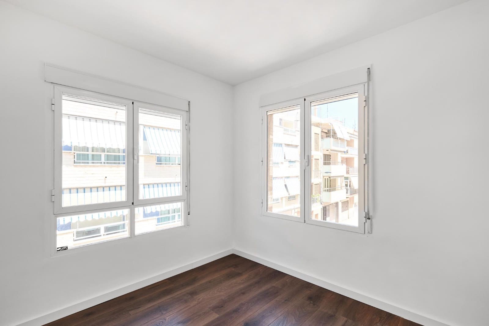 4 sypialnia Apartament przy plaży na sprzedaż w Torrevieja - 265 000 € (Ref: 10153905)