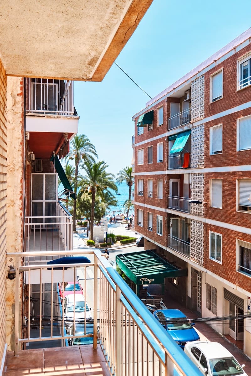 4 sypialnia Apartament przy plaży na sprzedaż w Torrevieja - 265 000 € (Ref: 10153905)