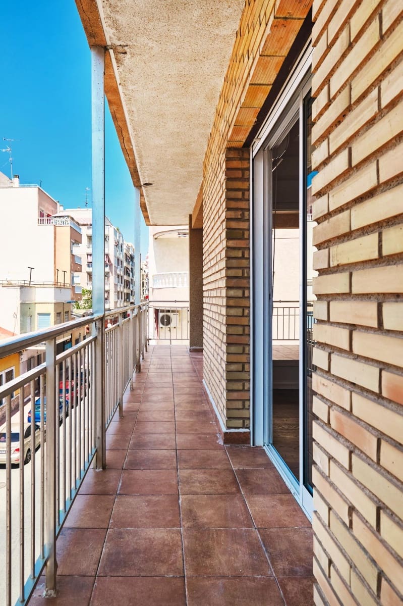 4 sypialnia Apartament przy plaży na sprzedaż w Torrevieja - 265 000 € (Ref: 10153905)