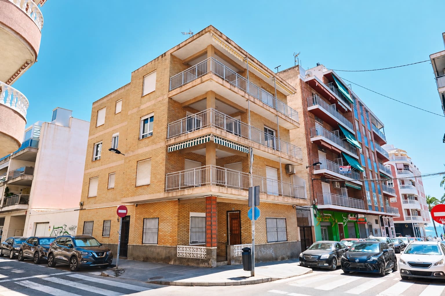 4 sypialnia Apartament przy plaży na sprzedaż w Torrevieja - 265 000 € (Ref: 10153905)