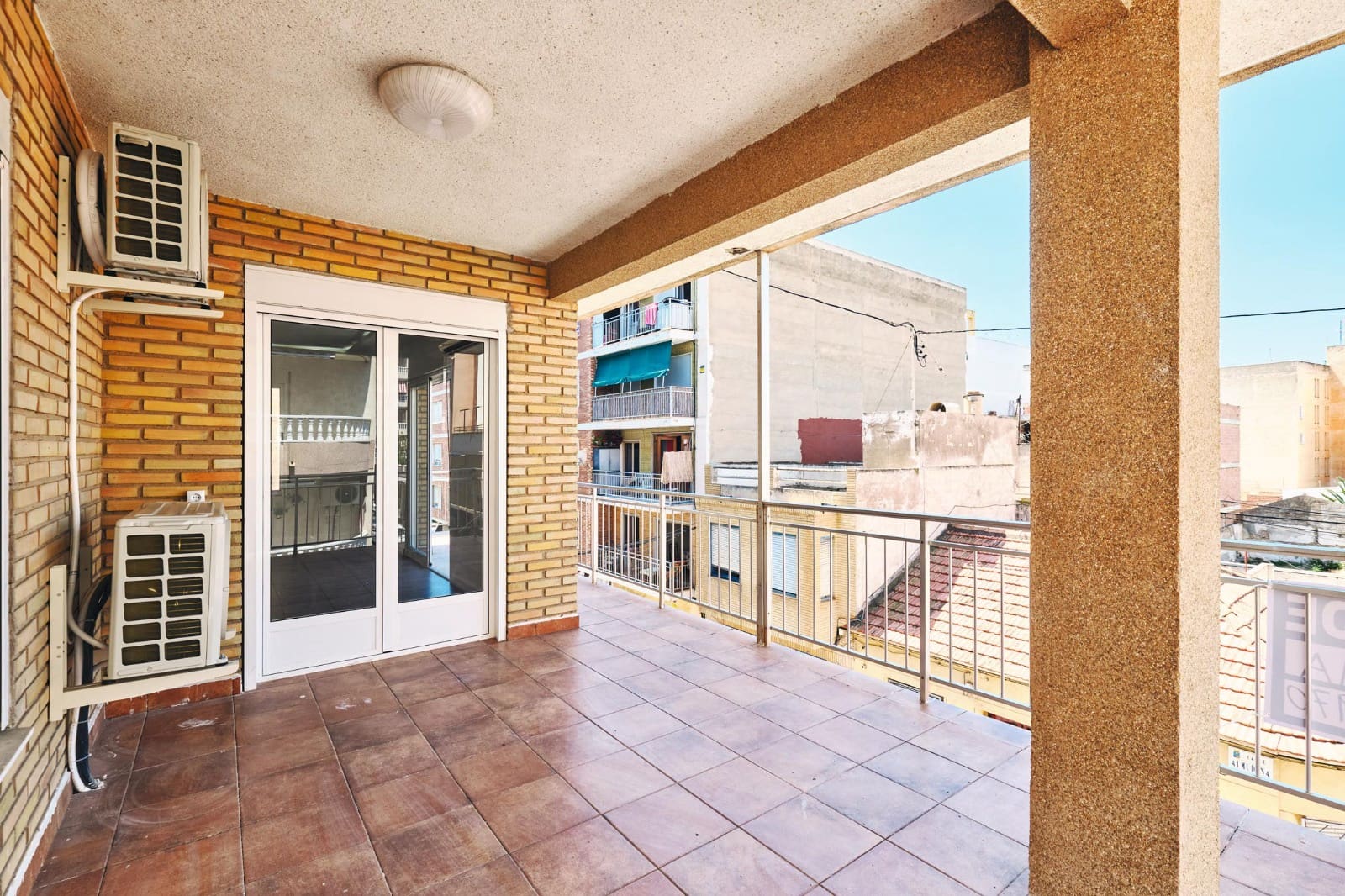 4 sypialnia Apartament przy plaży na sprzedaż w Torrevieja - 265 000 € (Ref: 10153905)