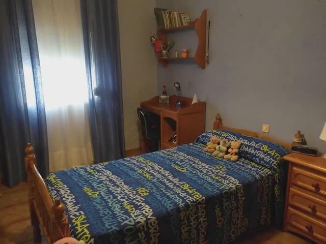 4 soveværelse Finca/Landehus til salg i Ubrique - € 100.000 (Ref: 10016335)