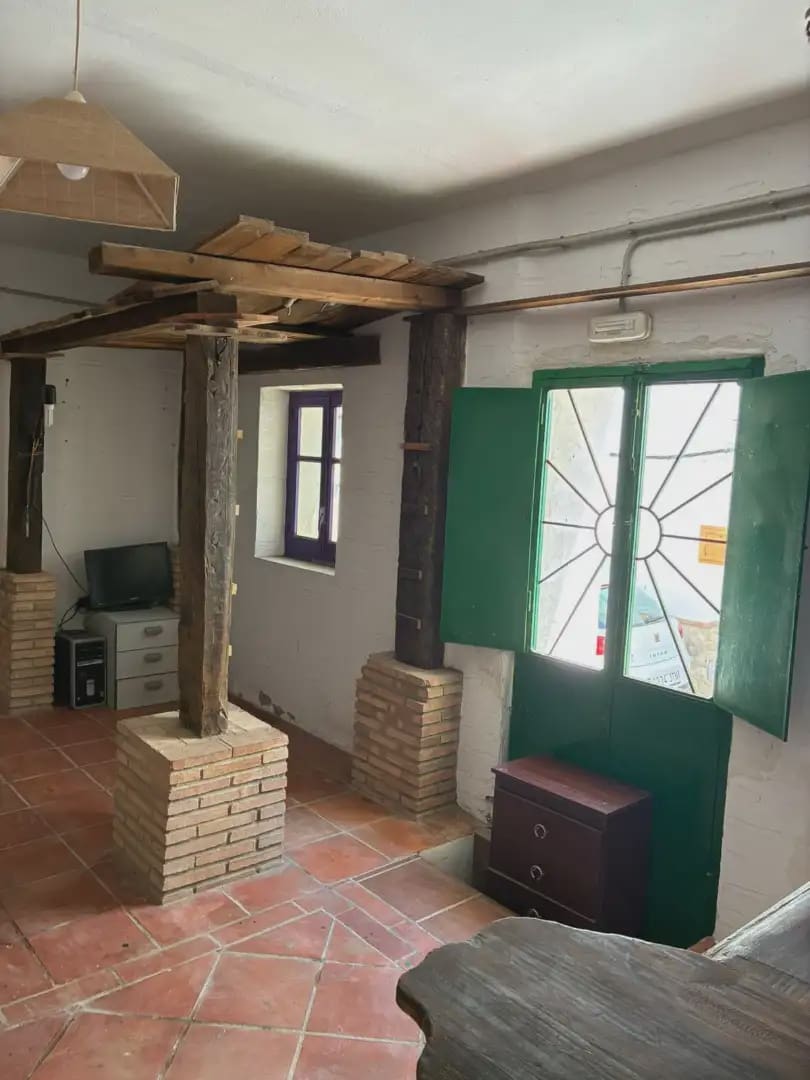 3 slaapkamer Huis te koop in Algar - € 98.000 (Ref: 10016358)