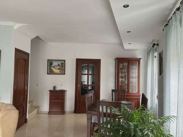 4 chambre Villa/Maison Semi-Mitoyenne à vendre à Ubrique - 258 000 € (Ref: 10016365)