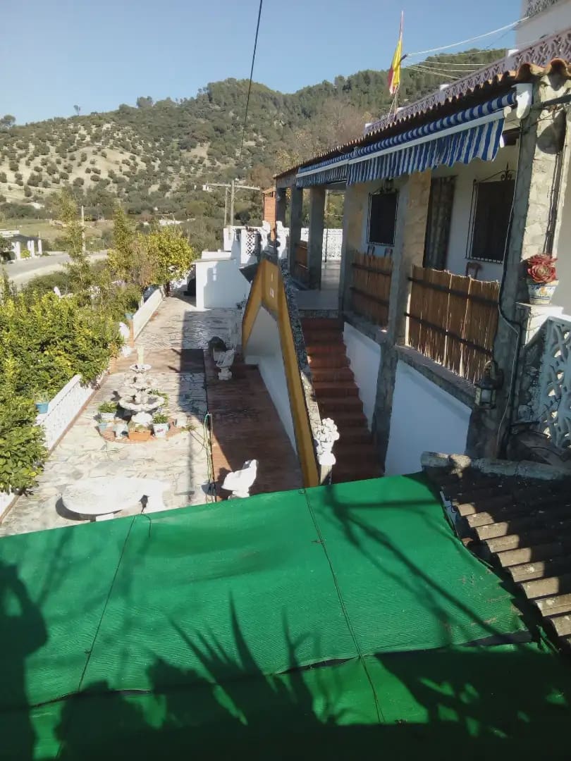 6 soveværelse Finca/Landehus til salg i El Bosque med swimmingpool - € 370.000 (Ref: 10016366)