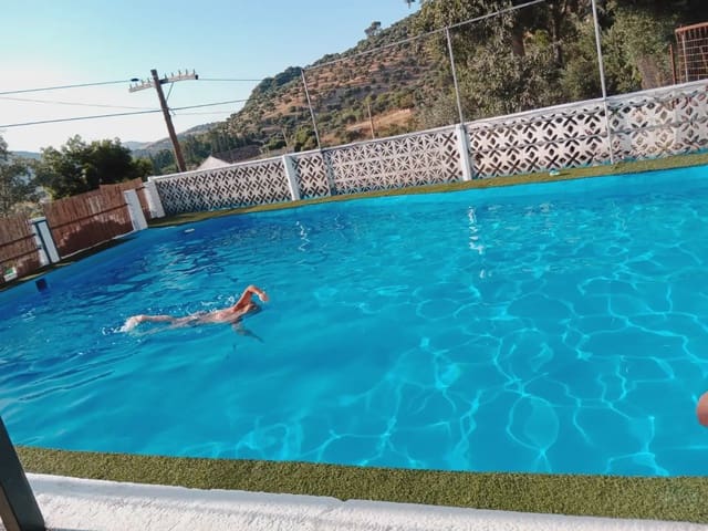 6 soveværelse Finca/Landehus til salg i El Bosque med swimmingpool - € 370.000 (Ref: 10016366)