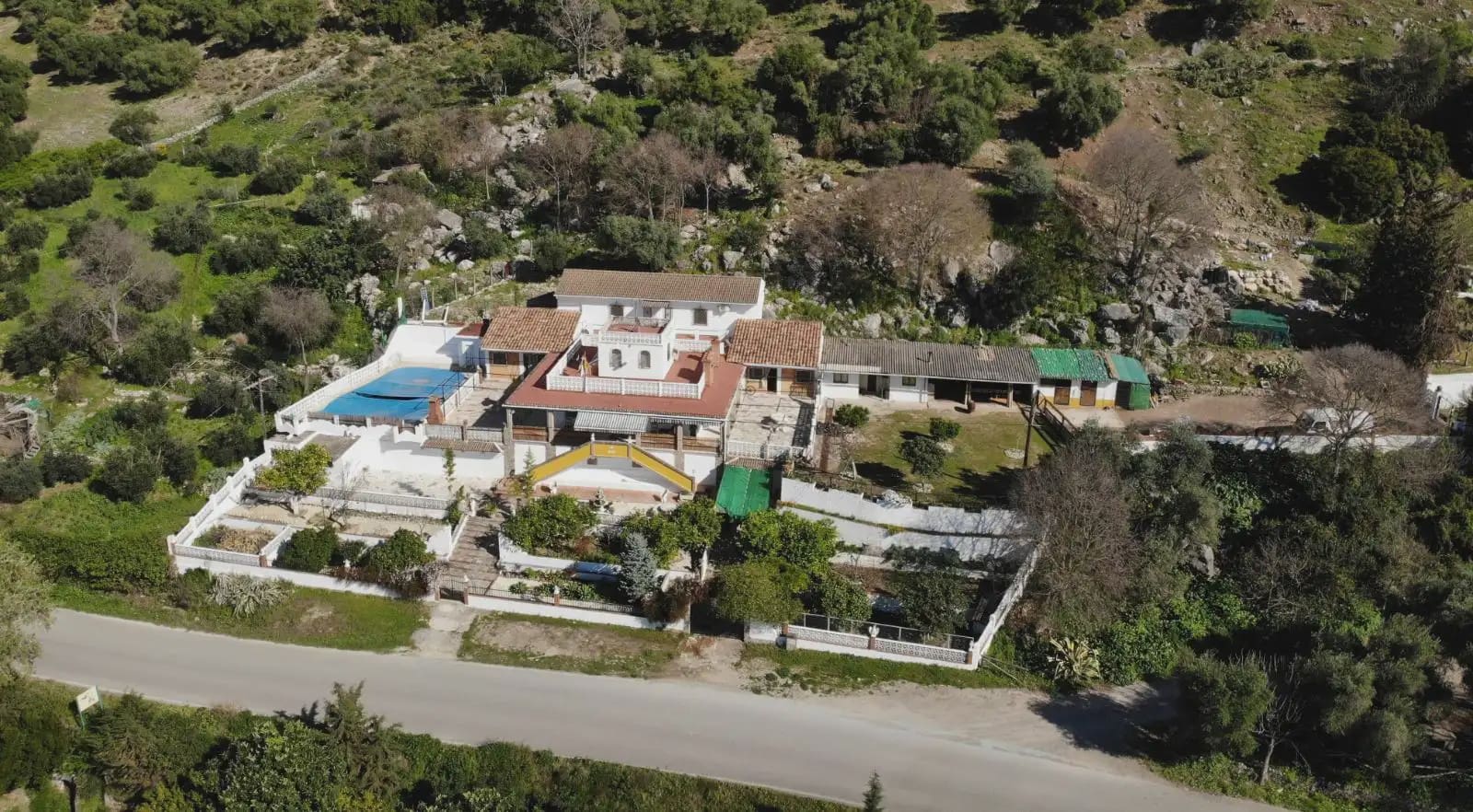 6 soveværelse Finca/Landehus til salg i El Bosque med swimmingpool - € 370.000 (Ref: 10016366)
