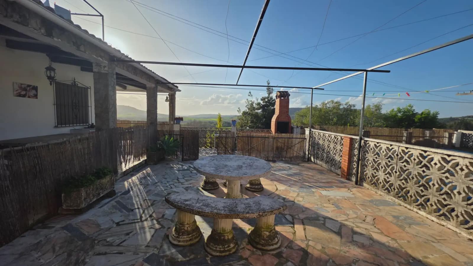 6 soveværelse Finca/Landehus til salg i El Bosque med swimmingpool - € 370.000 (Ref: 10016366)
