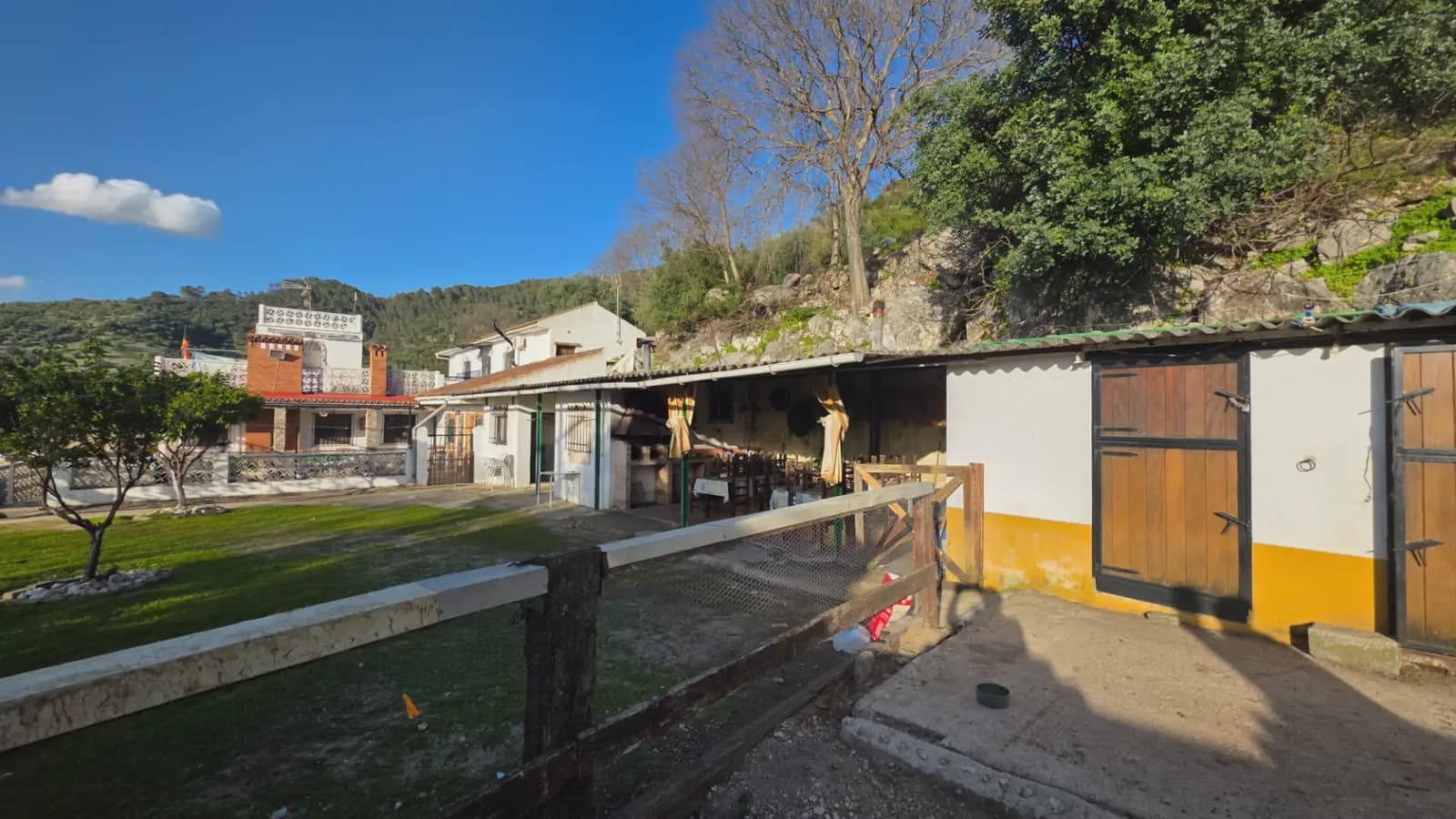 6 soveværelse Finca/Landehus til salg i El Bosque med swimmingpool - € 370.000 (Ref: 10016366)