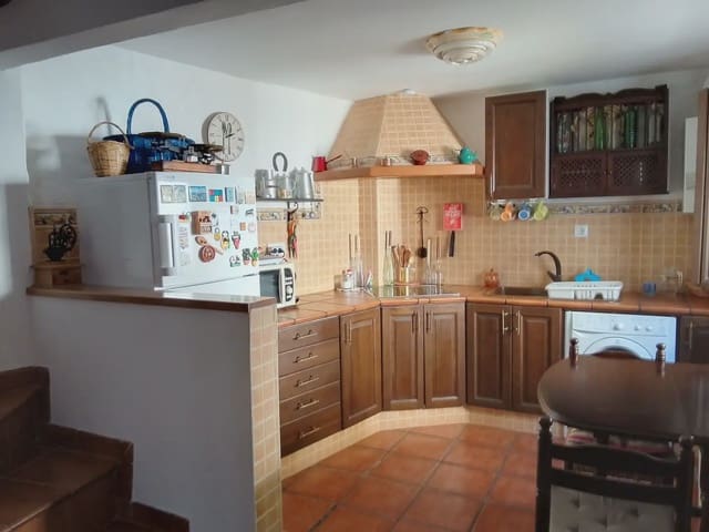 4 slaapkamer Huis te koop in Villaluenga del Rosario - € 120.000 (Ref: 10016370)
