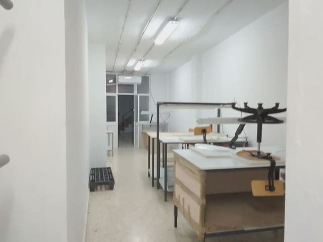 Commerciale in vendita in Ubrique - 1.200.000 € (Rif: 10016372)