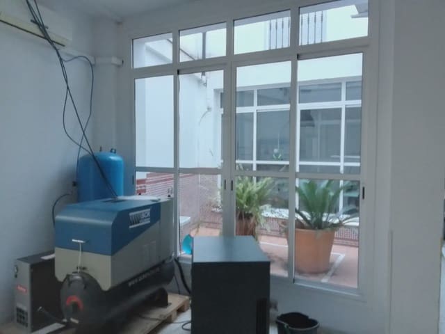 Commerciale in vendita in Ubrique - 1.200.000 € (Rif: 10016372)