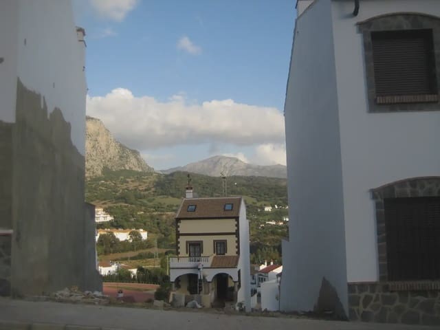 Solar/Parcela en Ubrique en venta - 82.760 € (Ref: 10016376)
