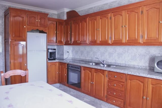4 soveværelse Finca/Landehus til salg i Benaocaz med swimmingpool - € 360.000 (Ref: 10016396)
