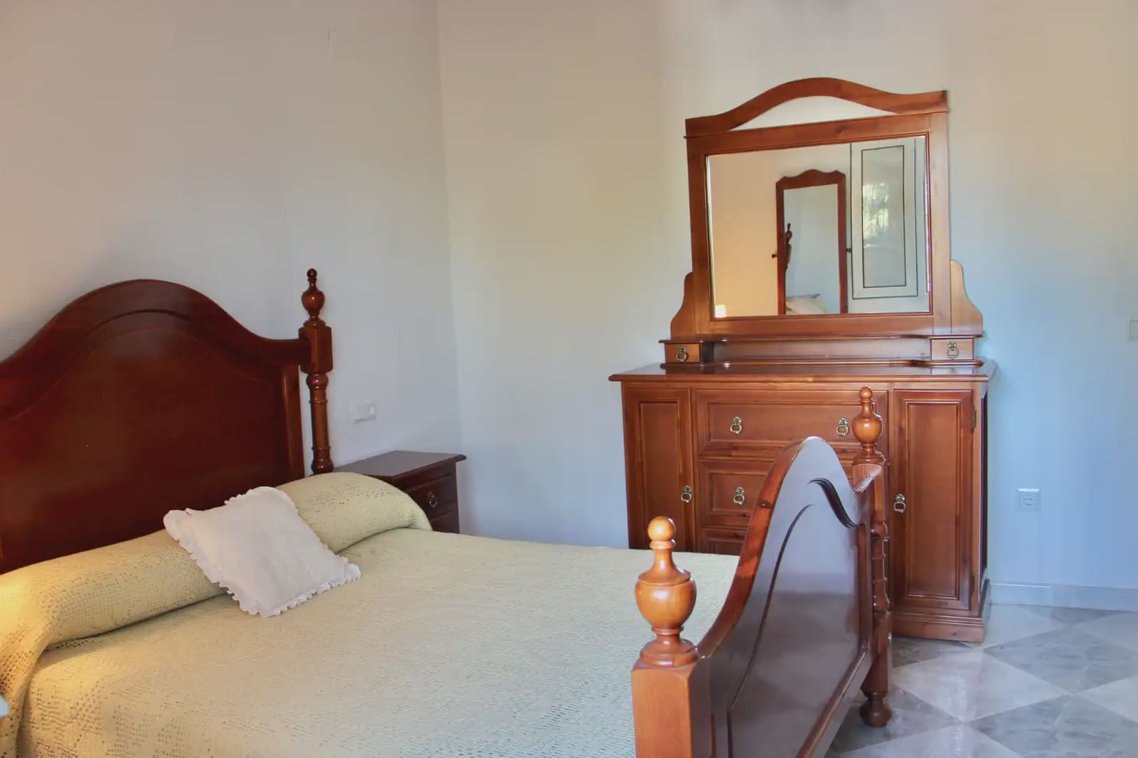 4 soveværelse Finca/Landehus til salg i Benaocaz med swimmingpool - € 360.000 (Ref: 10016396)