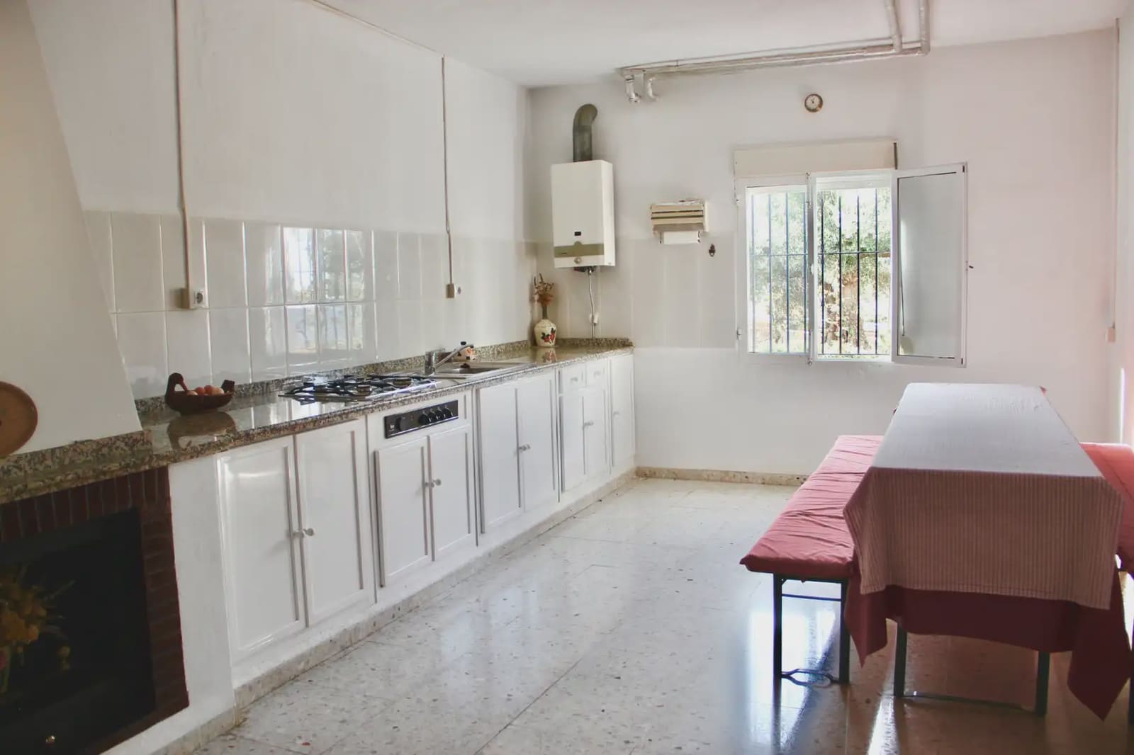 4 soveværelse Finca/Landehus til salg i Benaocaz med swimmingpool - € 360.000 (Ref: 10016396)