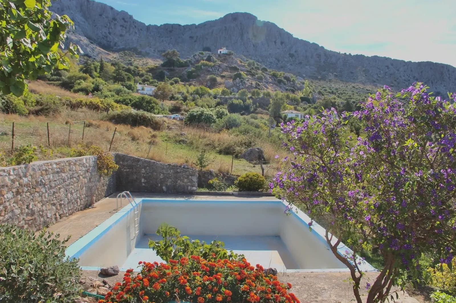 4 soveværelse Finca/Landehus til salg i Benaocaz med swimmingpool - € 360.000 (Ref: 10016396)