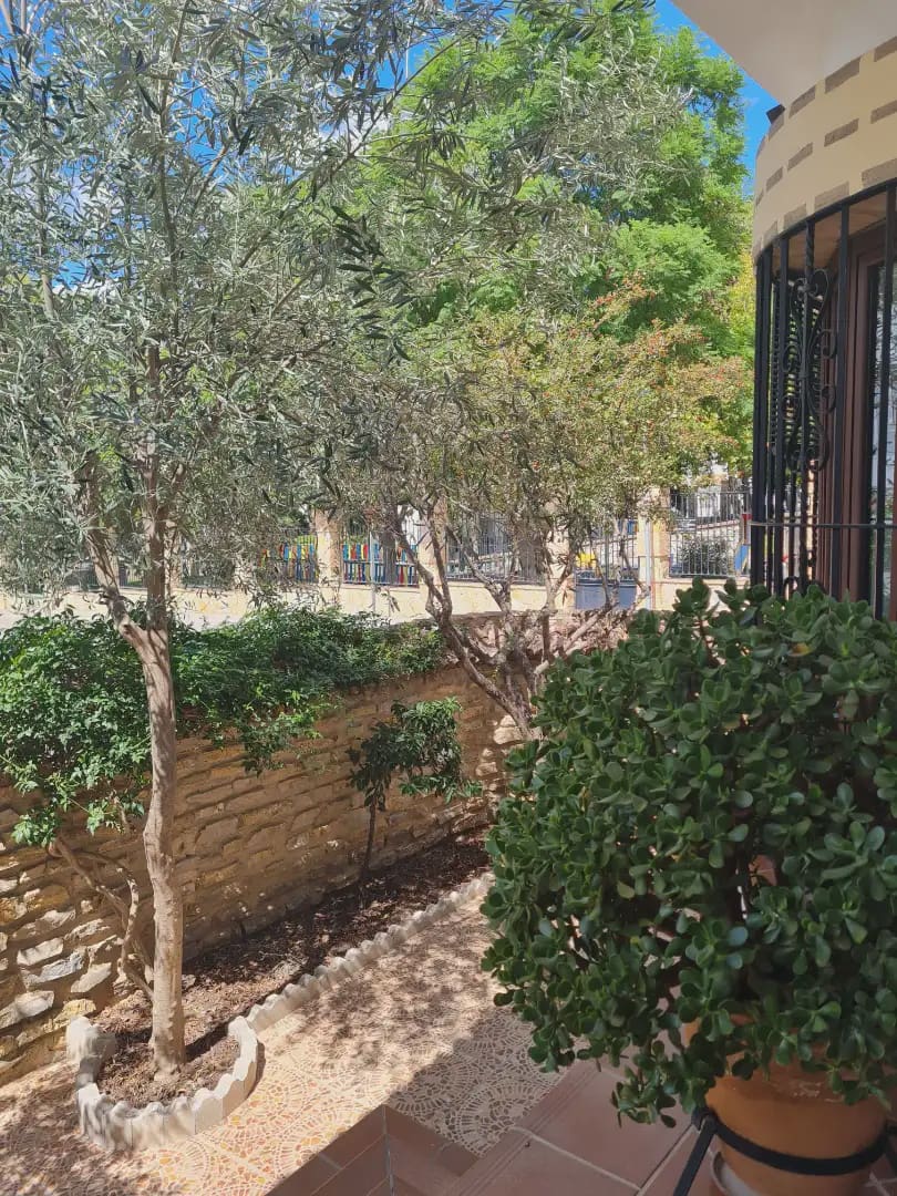 5 soveværelse Byhus til salg i El Bosque med garage - € 320.000 (Ref: 10016402)