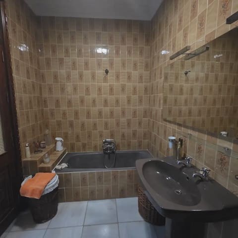 8 chambre Villa/Maison Semi-Mitoyenne à vendre à Ubrique - 350 000 € (Ref: 10016403)