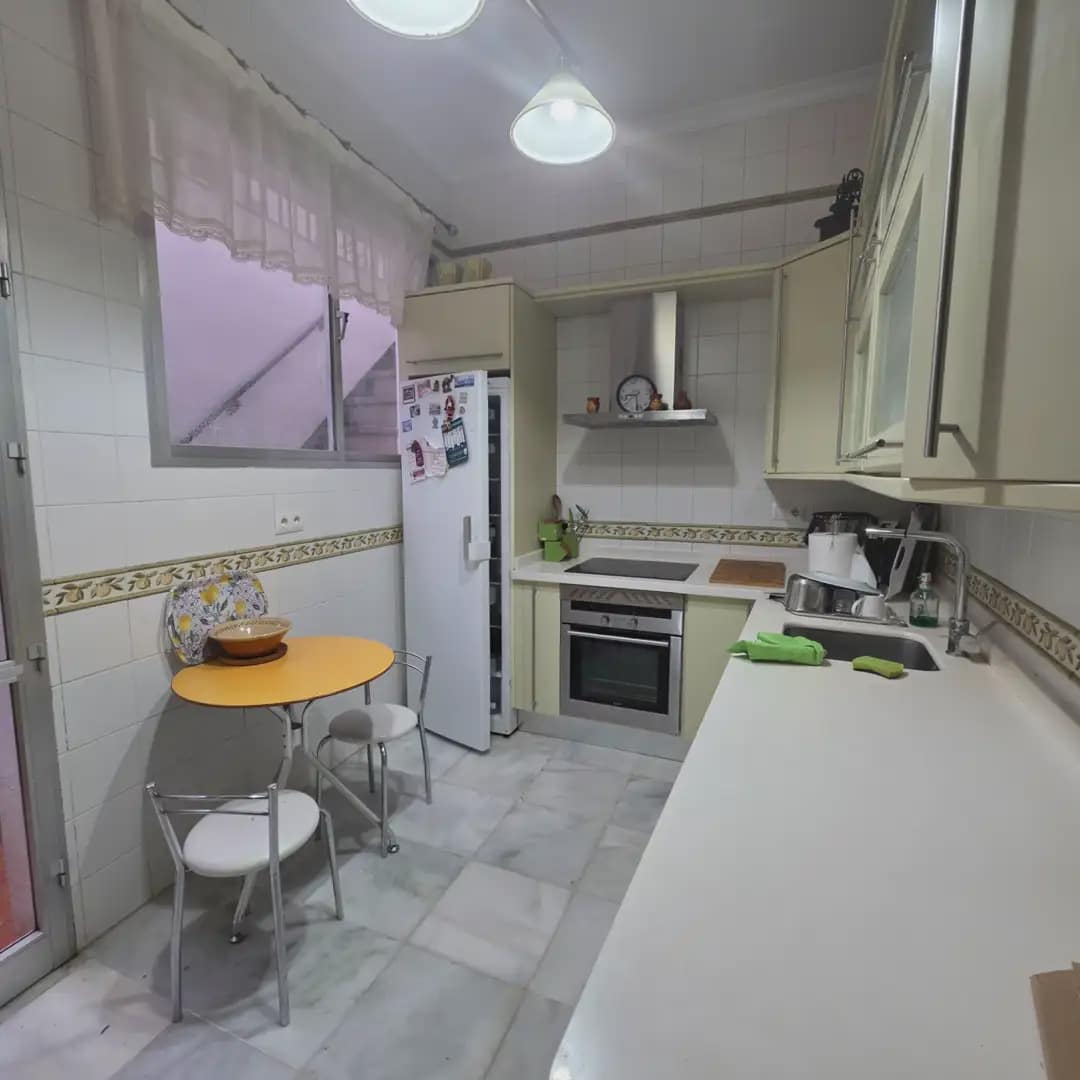 8 chambre Villa/Maison Semi-Mitoyenne à vendre à Ubrique - 350 000 € (Ref: 10016403)