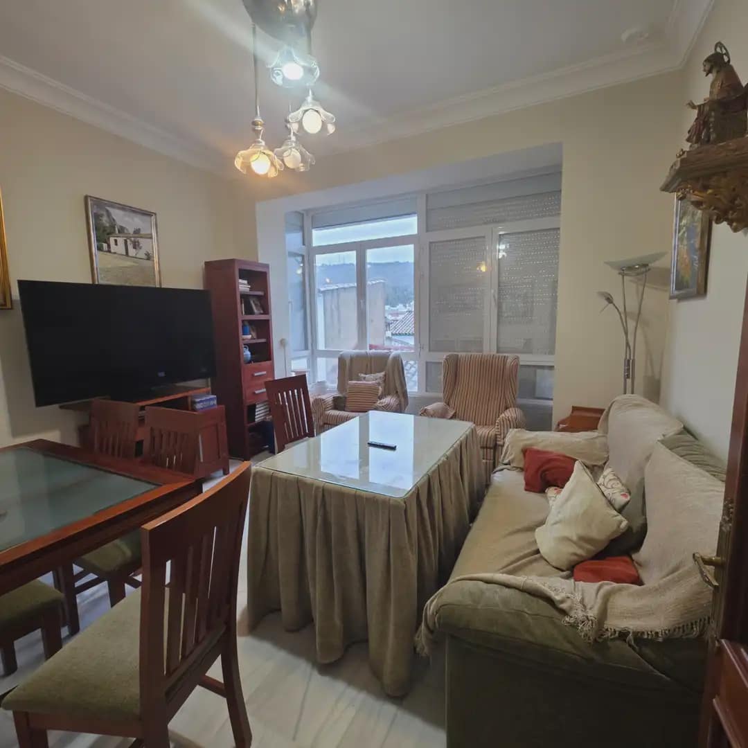 8 chambre Villa/Maison Semi-Mitoyenne à vendre à Ubrique - 350 000 € (Ref: 10016403)