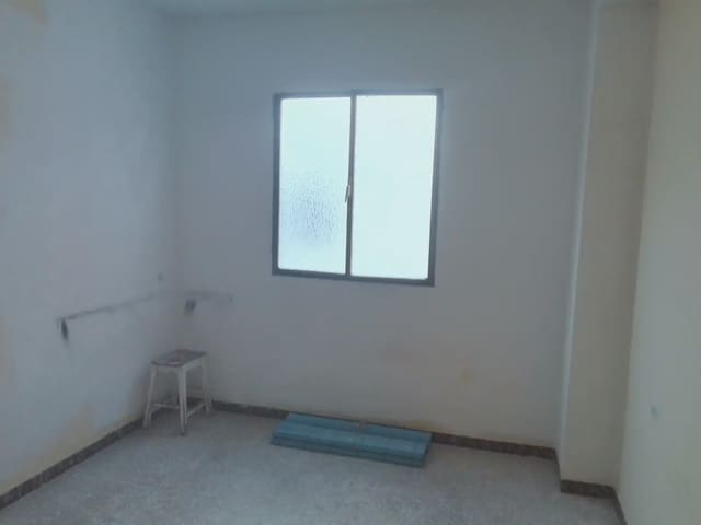 3 bedroom Flat for sale in Ubrique - € 85,000 (Ref: 10016404)