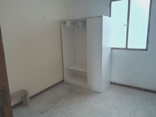 3 bedroom Flat for sale in Ubrique - € 85,000 (Ref: 10016404)