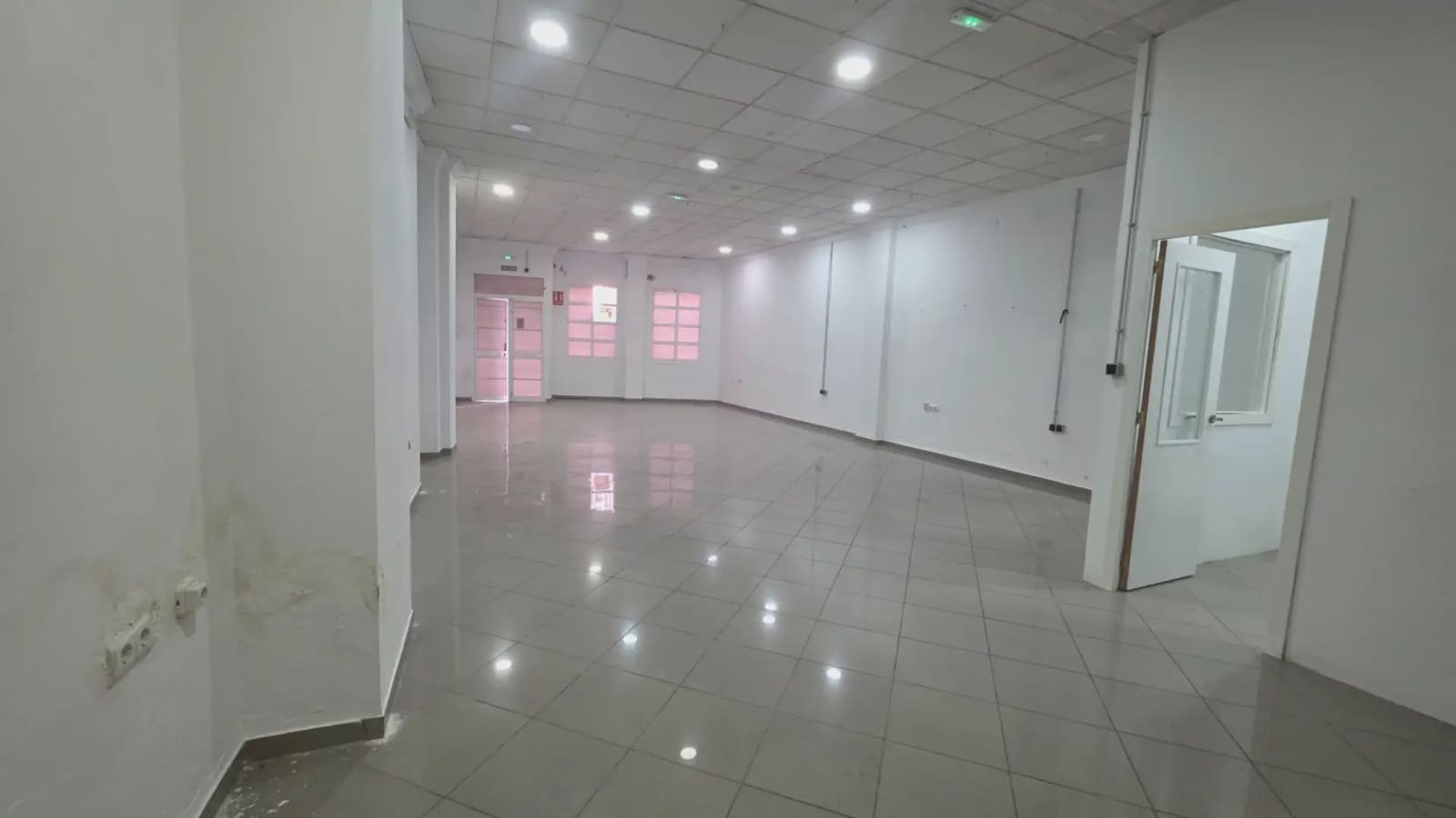 Commercial for sale in Ubrique - € 150,000 (Ref: 10016405)