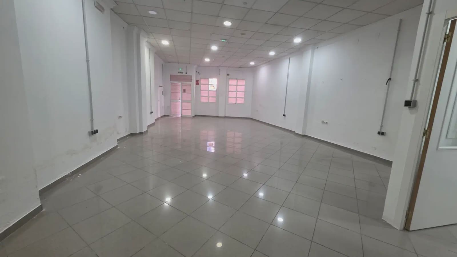 Commercial for sale in Ubrique - € 150,000 (Ref: 10016405)