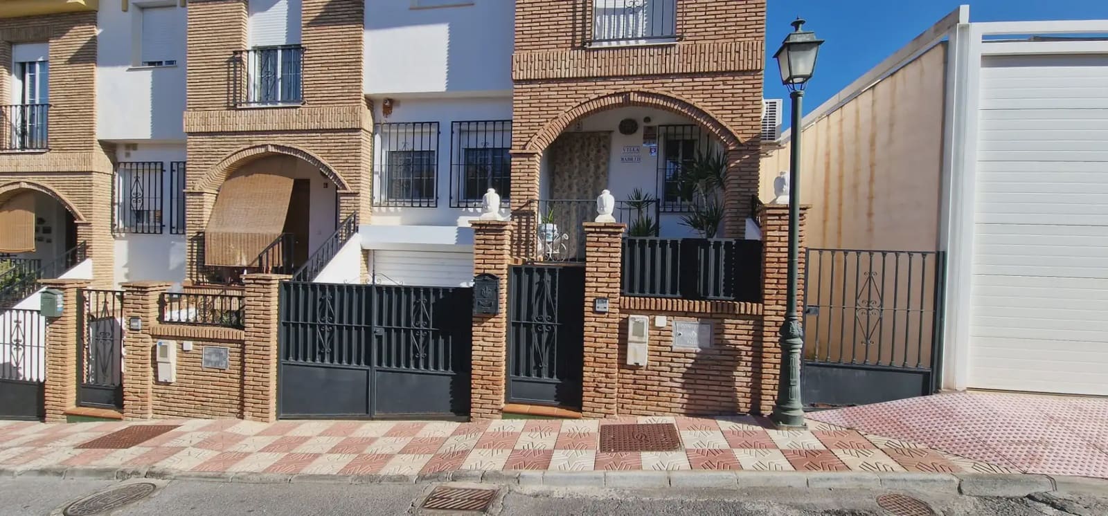 4 chambre Villa/Maison Mitoyenne à vendre à Cajar avec piscine garage - 297 500 € (Ref: 10045416)
