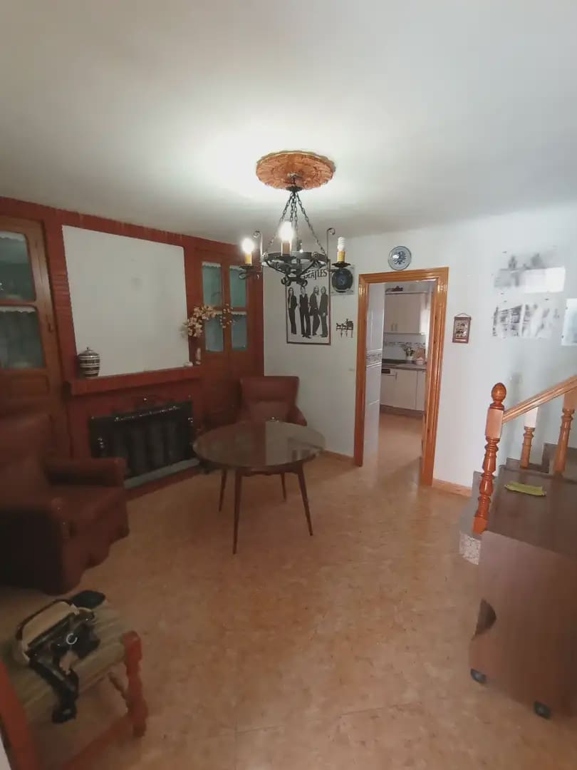 3 bedroom Townhouse for sale in Noalejo with garage - € 140,000 (Ref: 10045417)