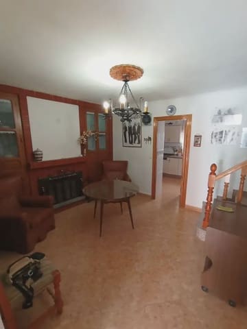 3 bedroom Townhouse for sale in Noalejo with garage - € 140,000 (Ref: 10045417)