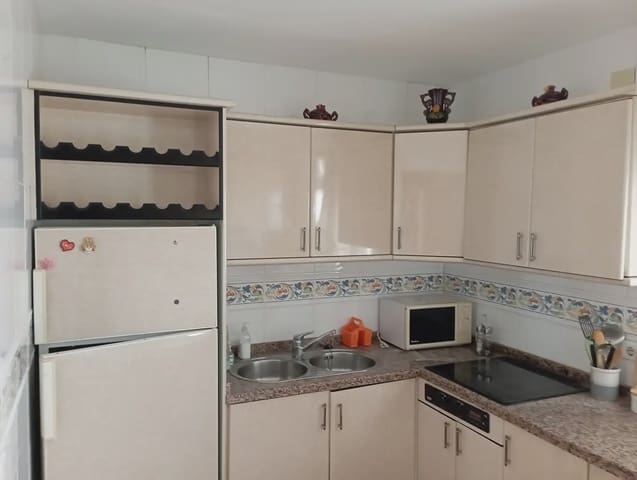 3 bedroom Townhouse for sale in Noalejo with garage - € 140,000 (Ref: 10045417)