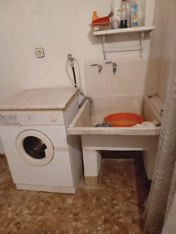 Townhouse for sale in Noalejo with garage - € 70,000 (Ref: 10045426)