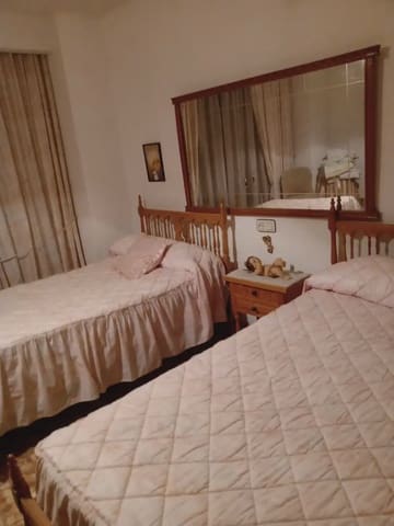 Townhouse for sale in Noalejo with garage - € 70,000 (Ref: 10045426)