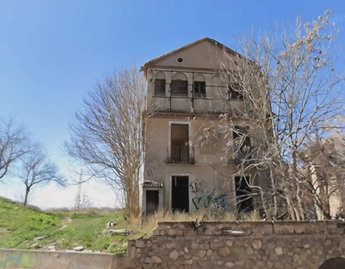 Ruin til salg i Granada by - € 200.000 (Ref: 10045428)