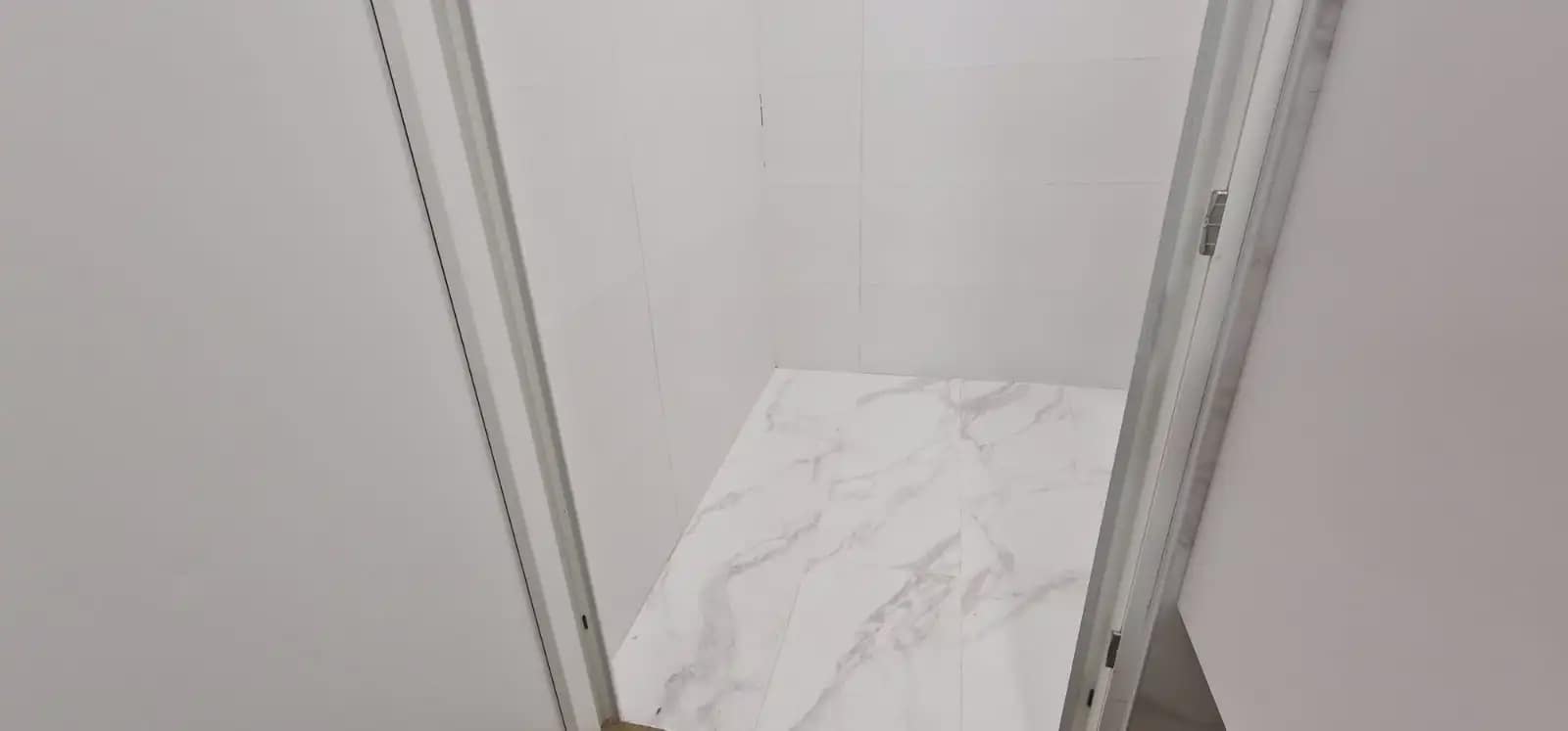 Commercial for rent in Granada city - € 375 (Ref: 10045433)