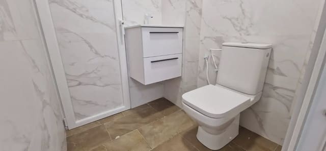 Gewerbe zu vermieten in Cerrillo de Maracena - Periodistas, Granada Stadt - 375 € (Ref: 10045433)