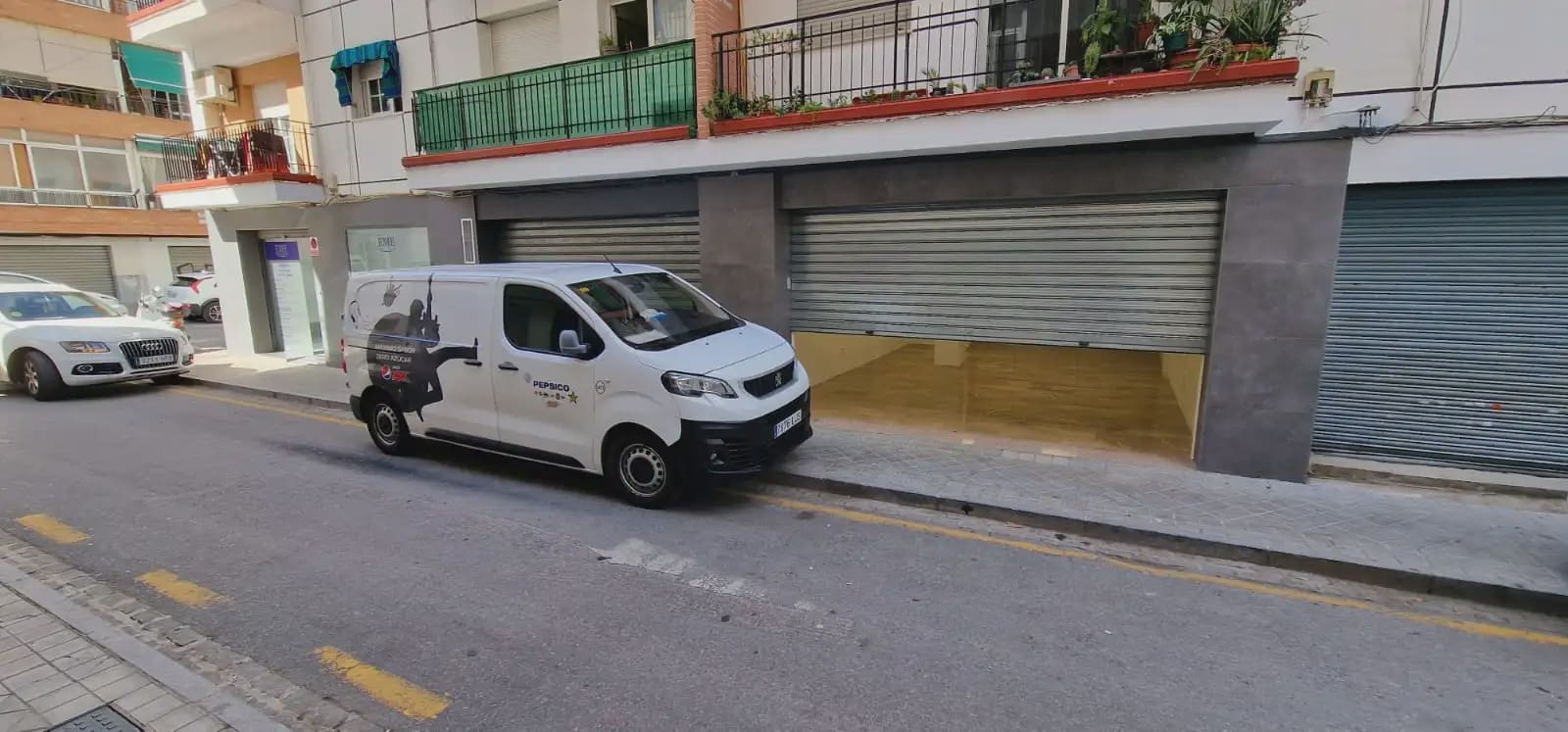 Commercial for rent in Granada city - € 375 (Ref: 10045433)