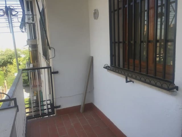 3 sypialnia Mieszkanie na sprzedaż w Poligono Cartuja - La Paz, Miasto Grenada - 78 000 € (Ref: 10045440)