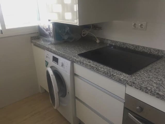 3 sypialnia Mieszkanie na sprzedaż w Poligono Cartuja - La Paz, Miasto Grenada - 78 000 € (Ref: 10045440)