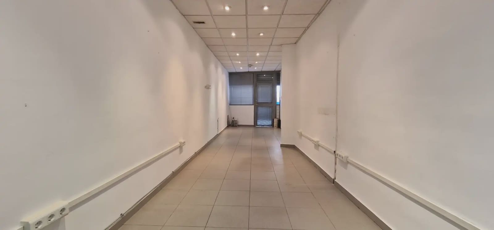 Commercial for rent in Maracena - € 500 (Ref: 10045446)