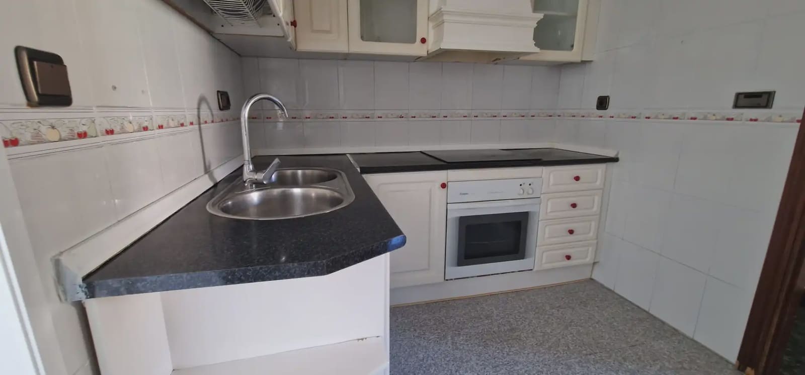 3 bedroom Flat for rent in Maracena - € 650 (Ref: 10097408)