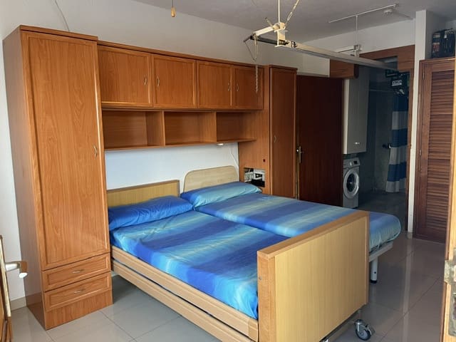 1 quarto Apartamento para venda em Los Cristianos, Arona com piscina - 290 000 € (Ref: 10048189)