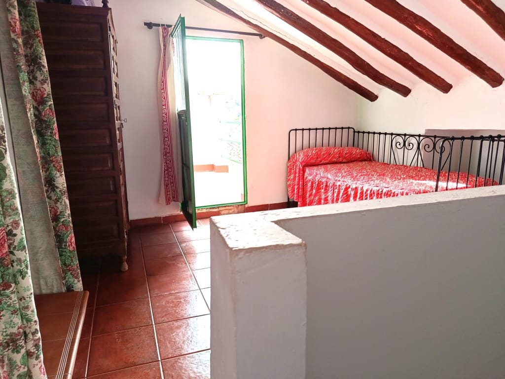 Casa de 6 habitaciones en Luque en venta - 69.000 € (Ref: 10046101)